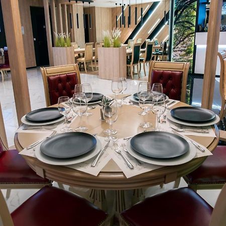 Family Hotel Business Club 슈멘 외부 사진